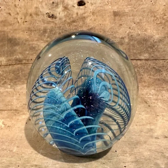 Vintage Robert Eickholt Glass Paperweight 1996 - Picture 3 of 9